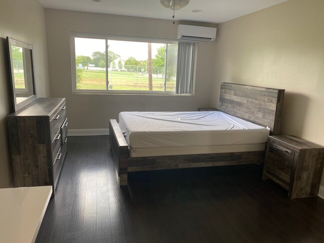 Photo - Parkview Apartments