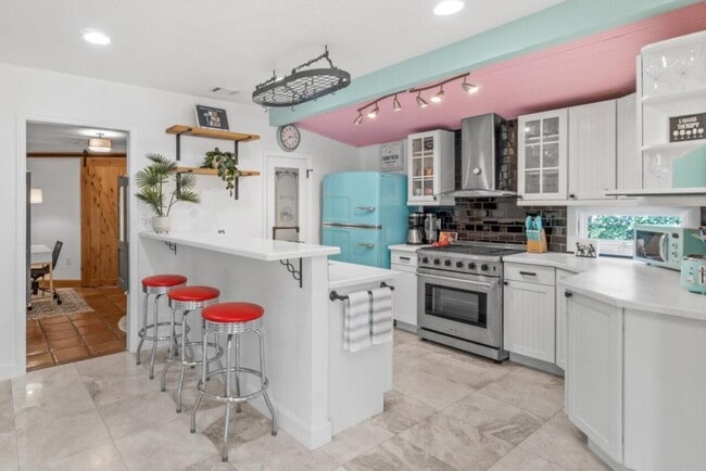 1911 Parker Ave