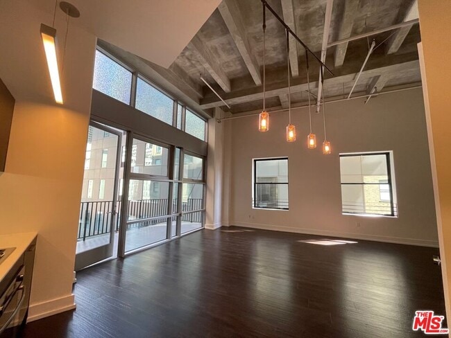 Photo - 727 W 7th St Condo Unit 1115