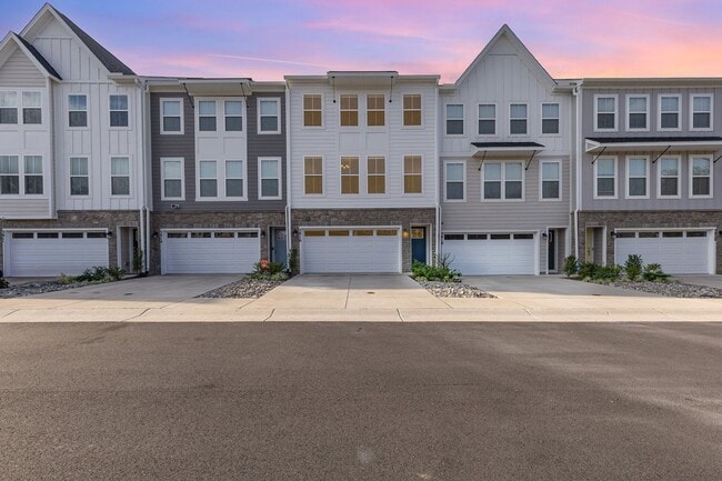 Building Photo - Upscale 2023 Build – EV Charger + Commuter... Rental