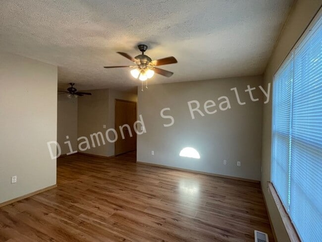 Photo - 2313 N Rogers Ave
