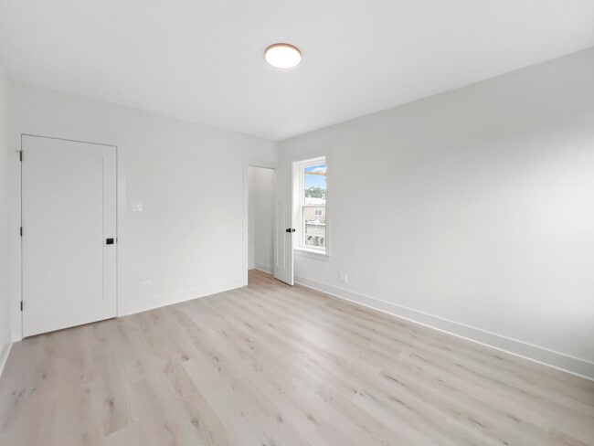 Photo - 6254 N Whipple St Unit 1