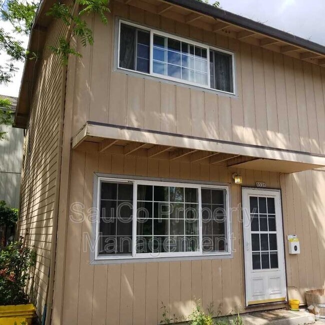 Building Photo - 538 S Nebraska St Rental