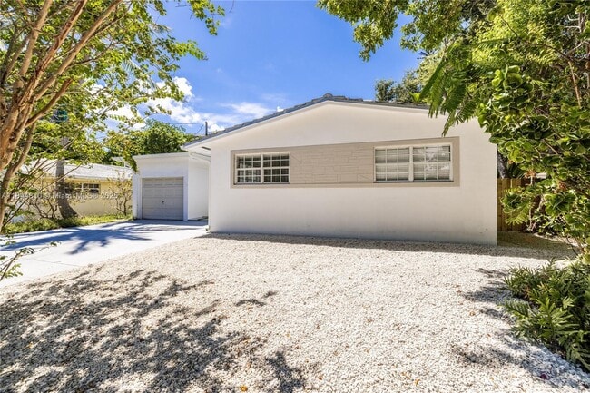 Building Photo - 720 NE 70th St Rental