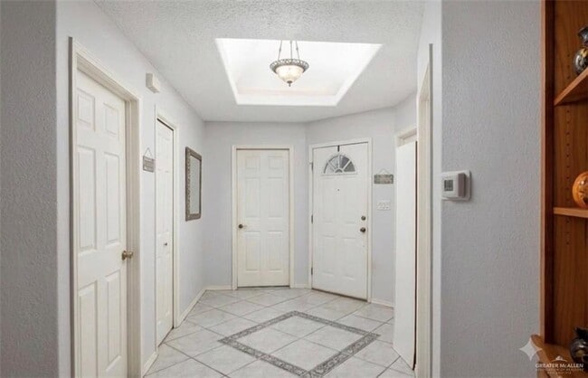 1006 Lake View Dr