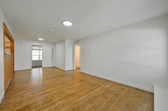 Photo - 713 NE 34th Terrace