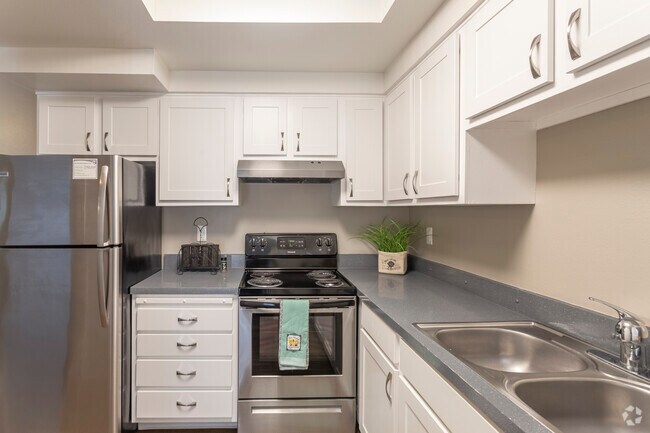 1HAB, 1BA - 754 ft²