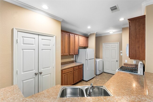 Photo - 5212 New Orleans St