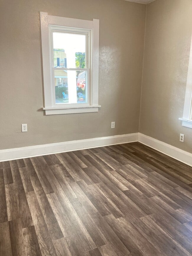 Photo - Spacious Recently updated 2 Bedroom 1 Bath...