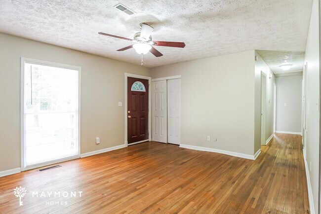 Photo - 2213 Lisa Ann Drive