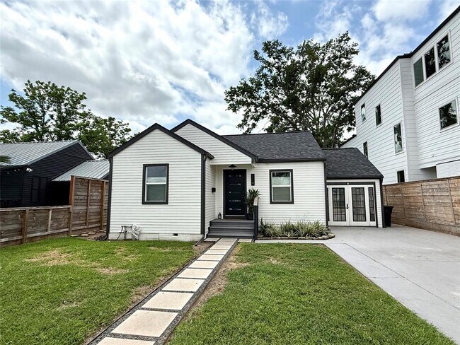 Photo - 114 E 23rd St House