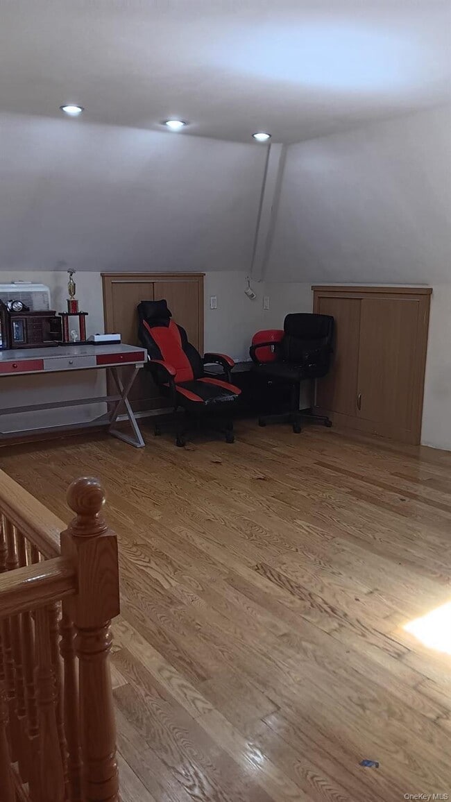 Photo - 175-07 73rd Ave