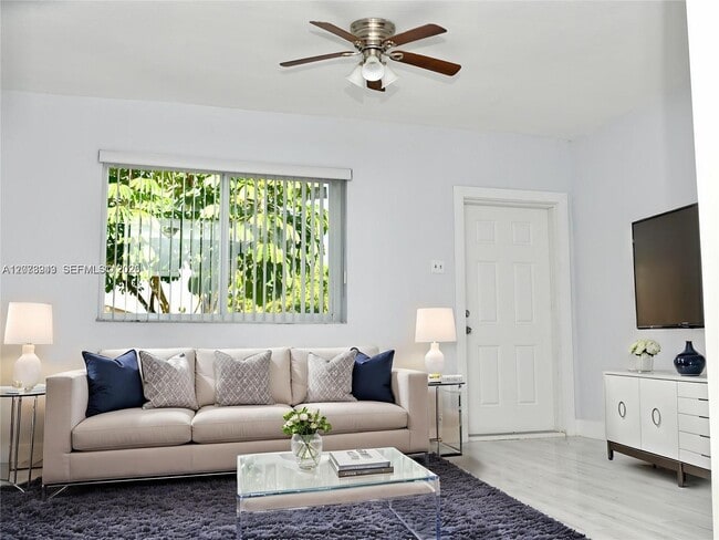Photo - 747 NW 5th Ct