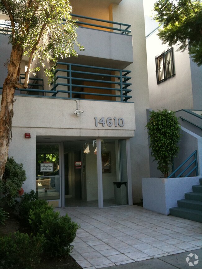 Building Photo - 14610 Erwin St Unit 101 Rental