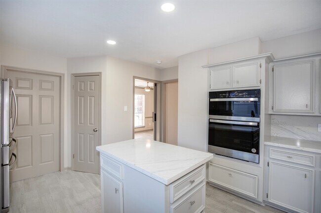 Photo - 2108 Olympic Dr