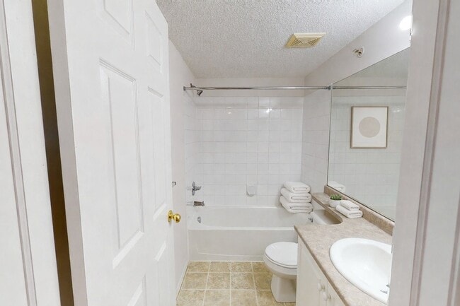 The Pointe at Applewood