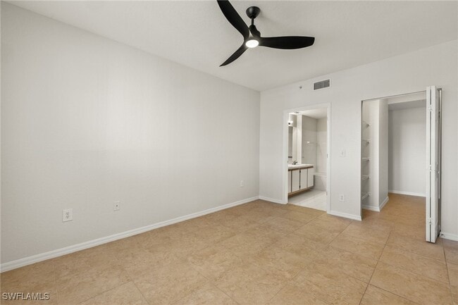 Building Photo - 6401 Aragon Way Unit 204