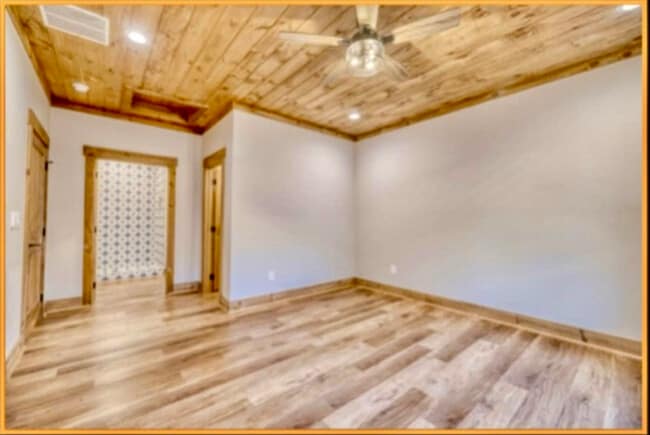 Photo - 224 E Ridge Ln