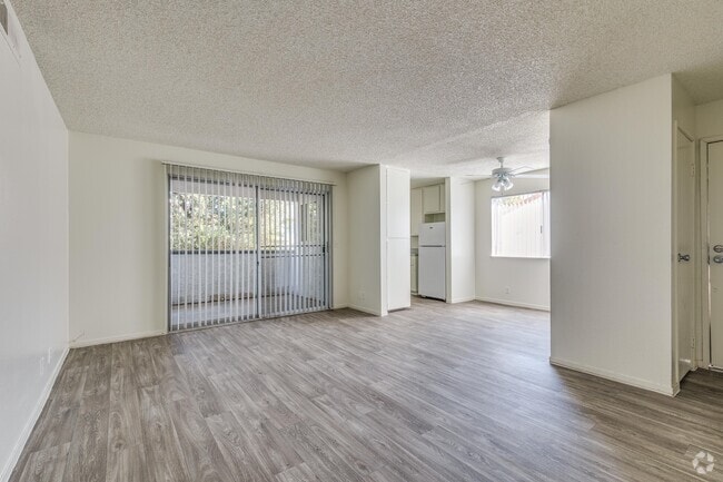 1 BR, 1 BA (Classic) - 734 SF
