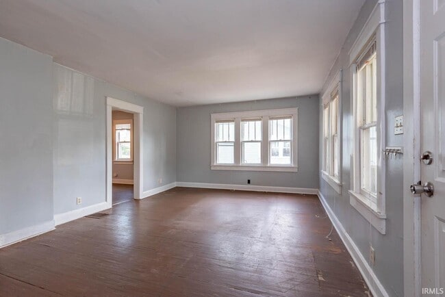 Photo - 204 N Clark St