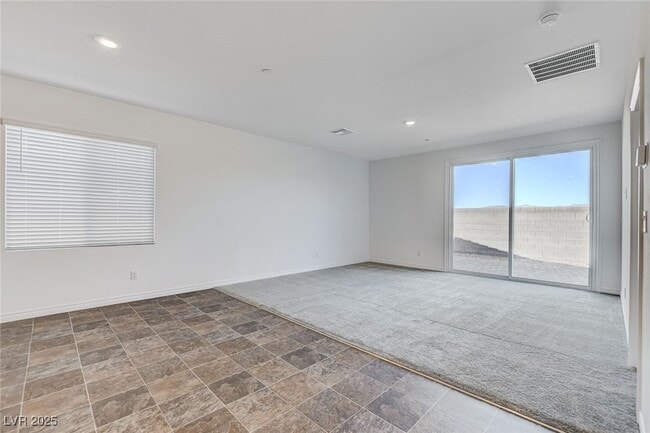 Photo - 296 Fossil Fls St