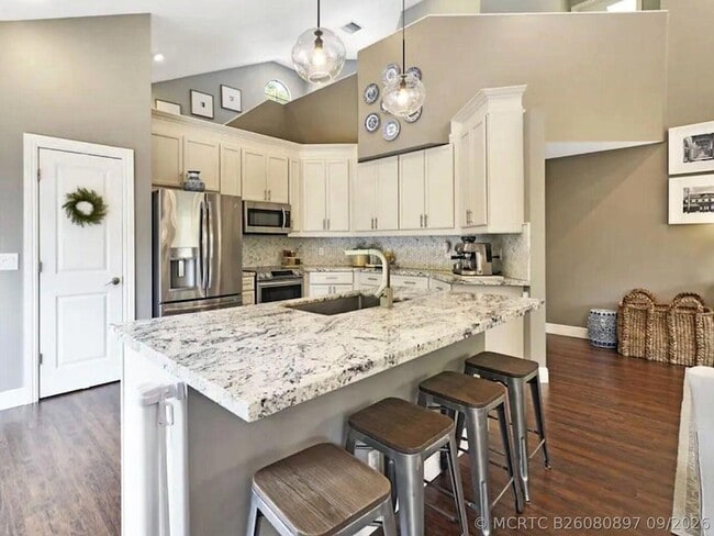 1752 Harborside Cir