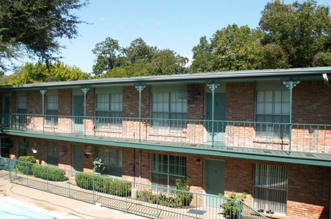 Crosswinds Apartments - Crosswinds Apartments