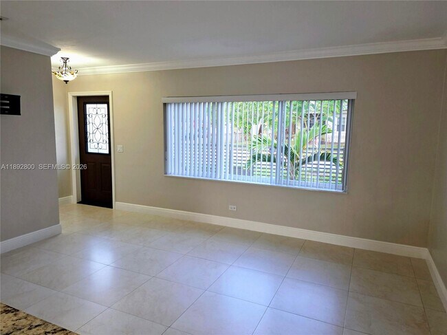 Photo - 1690 E 5th Ave Unidad 1690