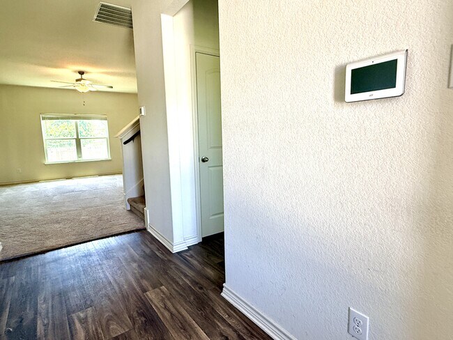 Photo - 109 Sunnymeade Ln