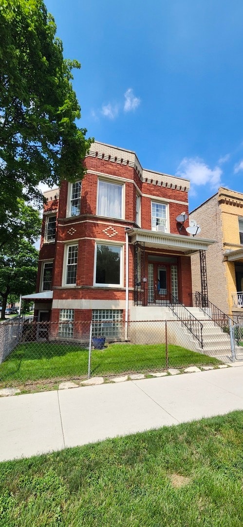 Building Photo - 4256 W Wrightwood Ave Unit 1 Rental