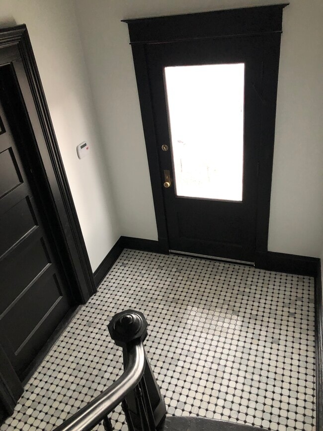 31 Fargo Ave Unit Lower Rear