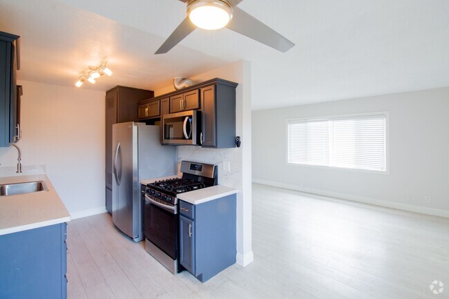 Building Photo - 10227 S 10th Ave Unit #4 Rental