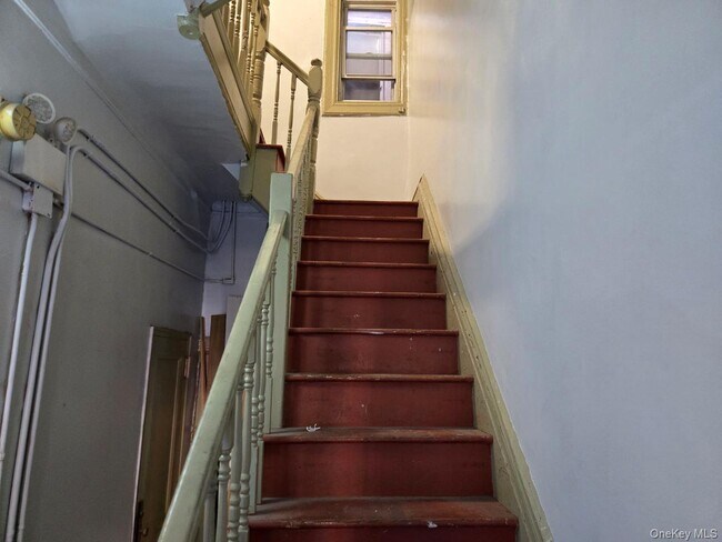 Photo - 5614 Broadway