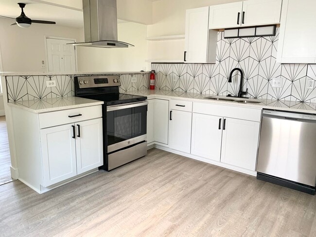 Photo - 157 Monarch Ln