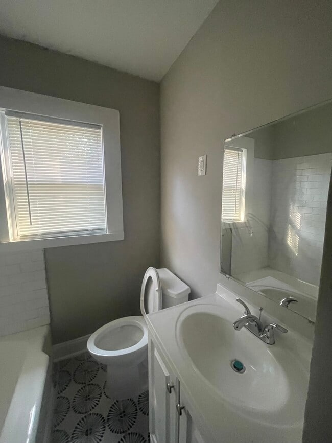 Photo - 1157 N Evergreen St