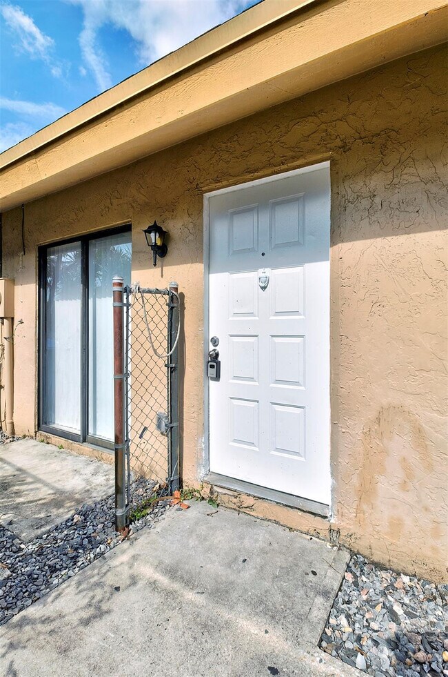 Photo - 6558 Harbour Rd