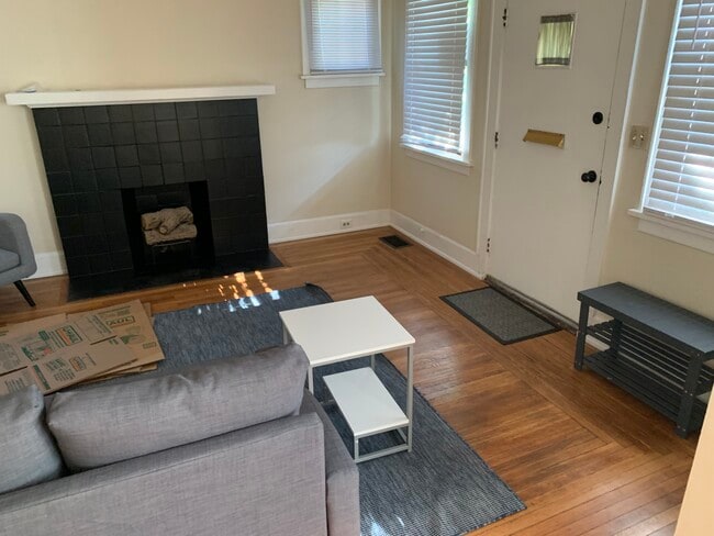 Living Room - 2848 Melrose Ave Unidad 1 South