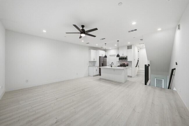 7207 Mohawk Dr
