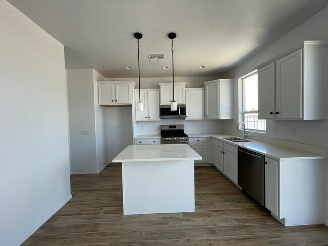 Photo - 2809 N Fair Oaks Ave