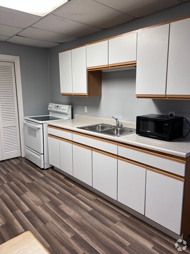 Building Photo - 331 Main St Unit #2 Rental