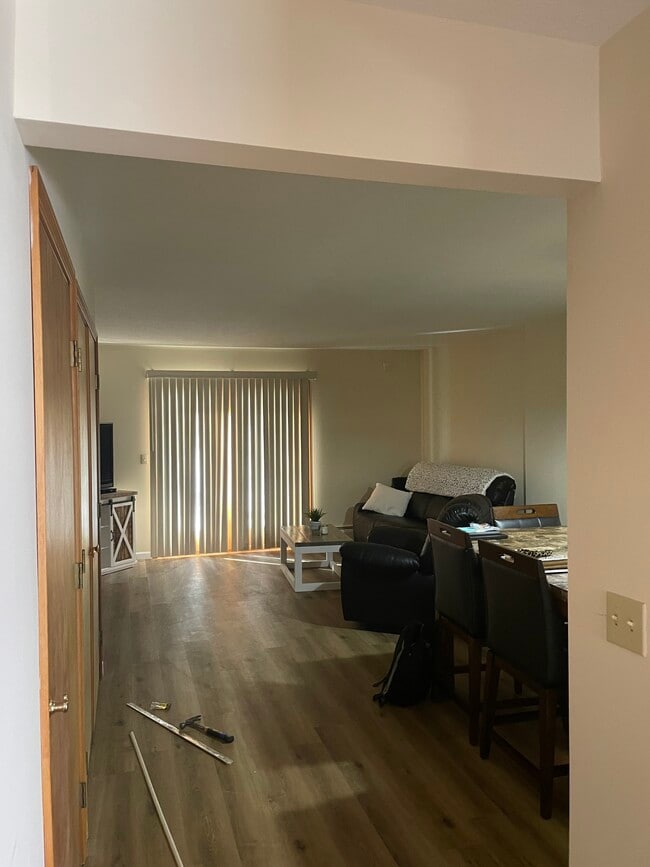 Photo - 11 Philo Rd W