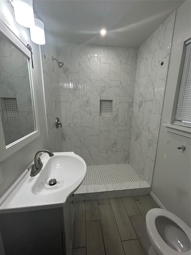 Photo - 2310 Grape Ln