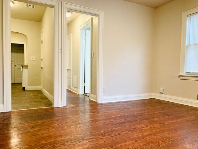 Photo - Large 1BD 1BA Apartment with Bonus Area Located in Historic Miller Neighborhood!!