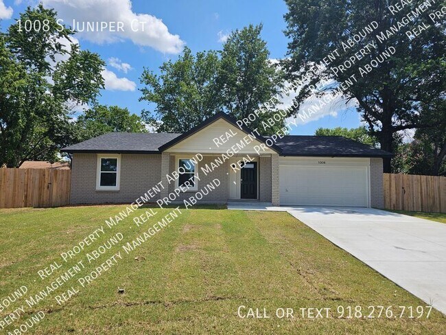Photo - 1008 S Juniper Ct