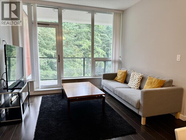 5628 Birney Ave Unit 11xx