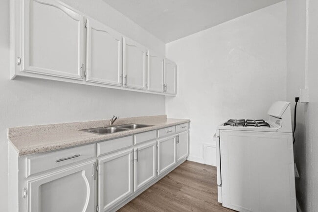 Photo - 751 Normandie Ave Unit 404