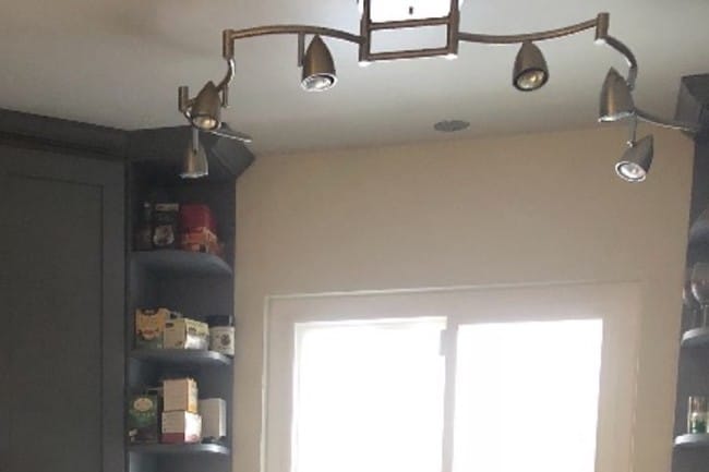 Kitchen - 2515 Oliver Ave