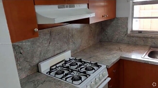 Building Photo - 6850 W 14th Ct Unit C22 Rental
