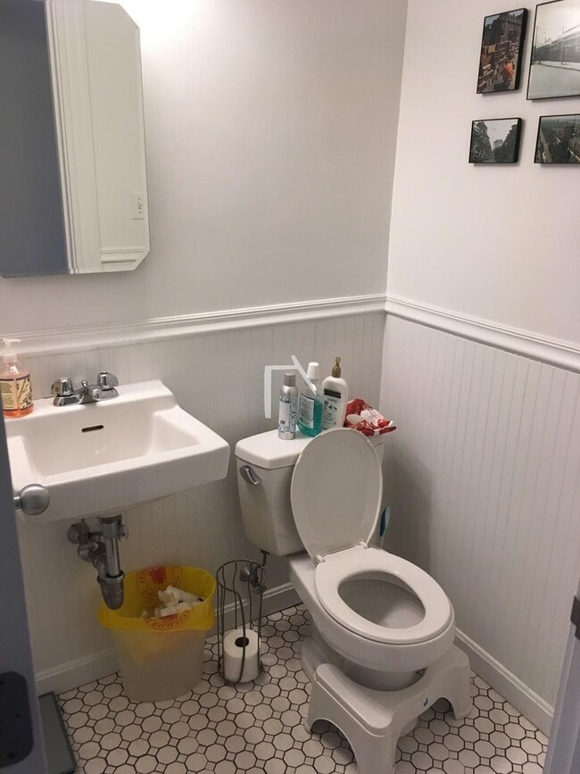 Photo - Well Lit 3 Bed Unit 6