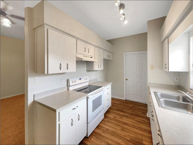 Photo - 920 Forrest Dr